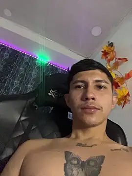 Alejandro BigCock22 online show from 10.27.25