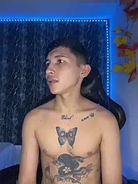 Alejandro BigCock22 online show from 11.15.25