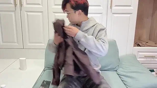 STxuguanhan online show from 10.20.25