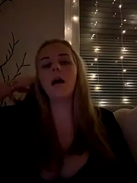 ItsLxsa online show from 10.20.25