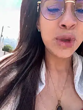 tifanyfever online show from 10.19.25