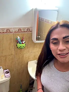 tifanyfever online show from 10.25.25