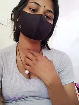 Snapshot of DivyaBhabhi69@xh chatting on 10.25.25 DivyaBhabhi69xh online show from 10.25.25