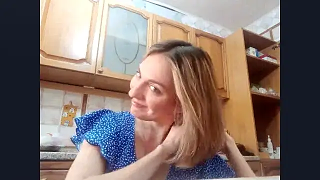 Snapshot of SinlessTaking chatting on 09.28.25 SinlessTaking online show from 09.28.25