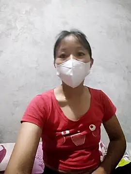 Snapshot of Lilyy-y chatting on 10.18.25 Lilyy-y online show from 10.18.25