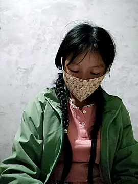 Snapshot of Lilyy-y chatting on 10.22.25 Lilyy-y online show from 10.22.25