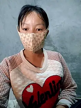 Snapshot of Lilyy-y chatting on 10.24.25 Lilyy-y online show from 10.24.25