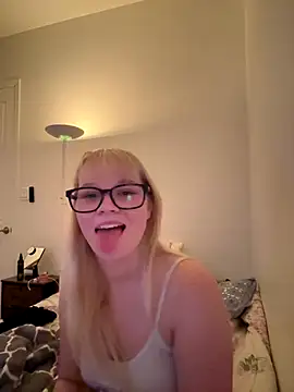 Snapshot of xoxokayy18 chatting on 09.12.25 xoxokayy18 online show from 09.12.25