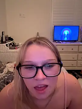 Snapshot of xoxokayy18 chatting on 10.07.25 xoxokayy18 online show from 10.07.25