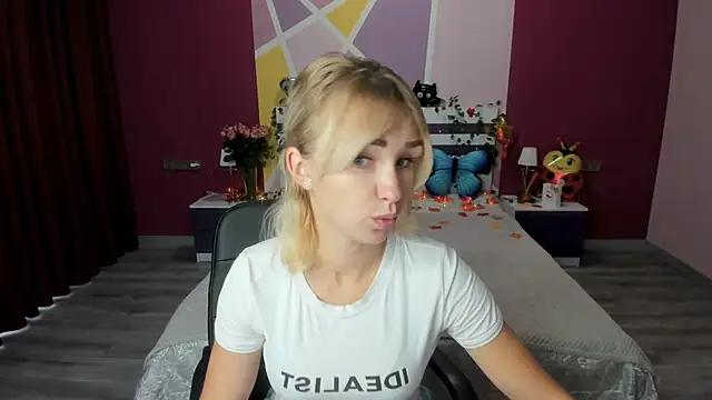 MeryMidnight online show from 10.10.25