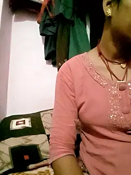 Snapshot of Hot-yuo84 chatting on 10.04.25 Hot-yuo84 online show from 10.04.25