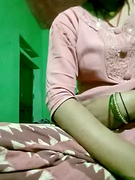 Snapshot of Hot-yuo84 chatting on 10.24.25 Hot-yuo84 online show from 10.24.25