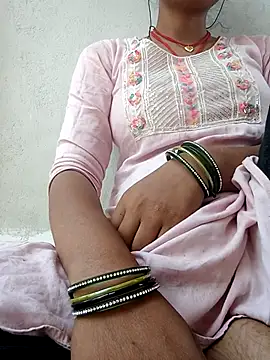 Snapshot of Hot-yuo84 chatting on 11.02.25 Hot-yuo84 online show from 11.02.25