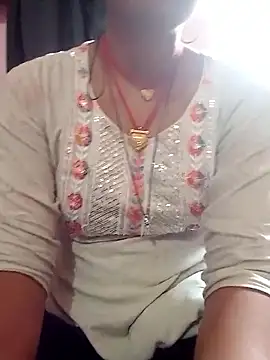 Snapshot of Hot-yuo84 chatting on 11.06.25 Hot-yuo84 online show from 11.06.25