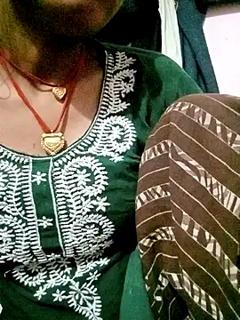 Snapshot of Hot-yuo84 chatting on 11.07.25 Hot-yuo84 online show from 11.07.25