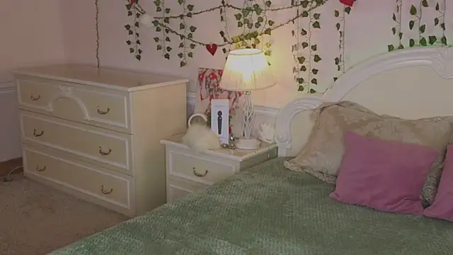 Sonia Meow online show from 09.15.25