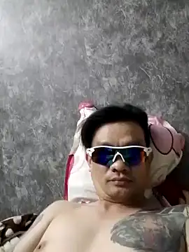 Snapshot of khammy86 chatting on 09.10.25 khammy86 online show from 09.10.25