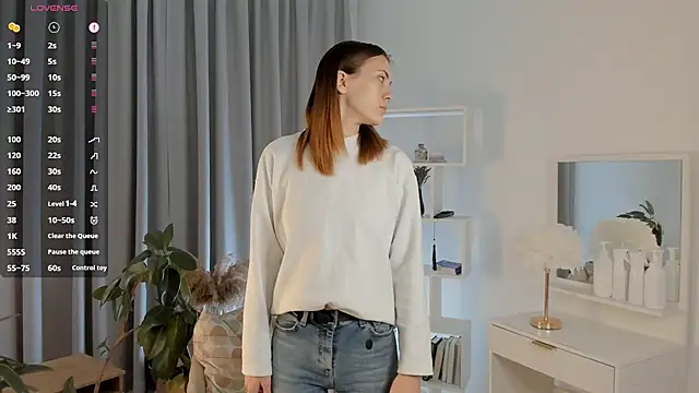 SirenaOstrem online show from 09.12.25