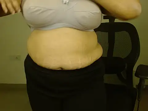 Snapshot of Your_candy_47 chatting on 10.11.25 Your candy 47 online show from 10.11.25