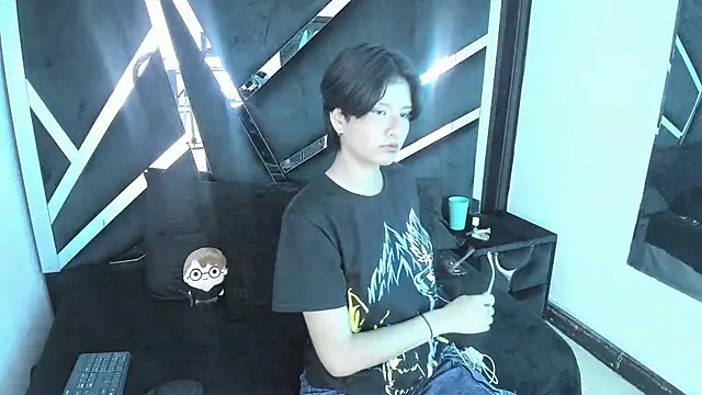 natsumiht online show from 10.06.25