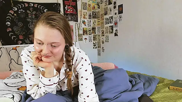 WonderConnie1 online show from 09.28.25