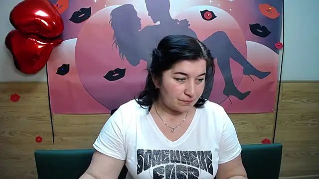 Snapshot of BridjetTur chatting on 09.11.25 BridjetTur online show from 09.11.25
