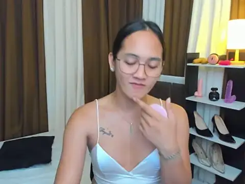 URHottestAngel online show from 10.01.25