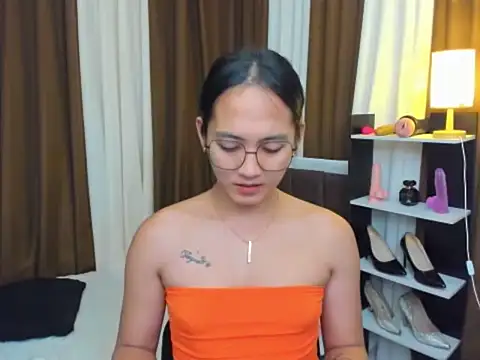 URHottestAngel online show from 10.08.25