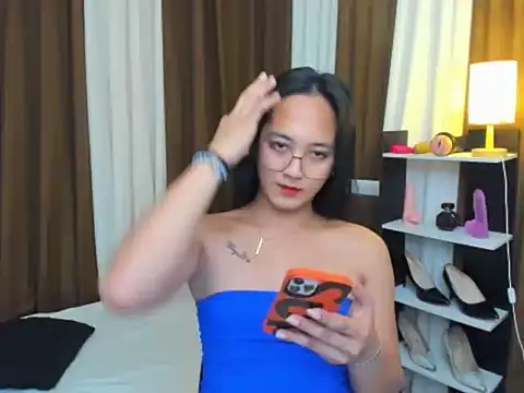 URHottestAngel online show from 10.09.25