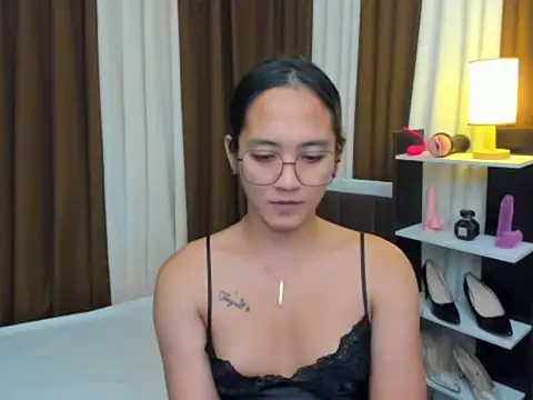 URHottestAngel online show from 10.28.25