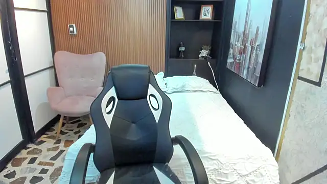 ScarletMoon1  online show from 09.20.25