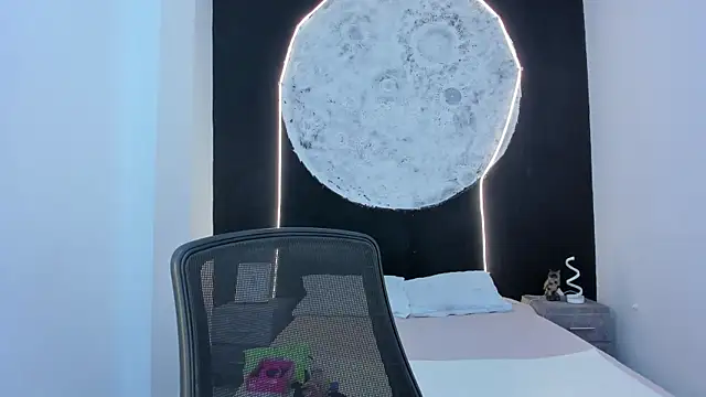 ScarletMoon1  online show from 10.17.25