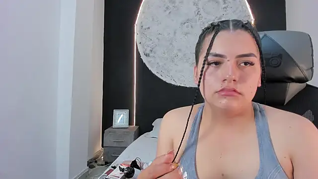 ScarletMoon1  online show from 10.20.25