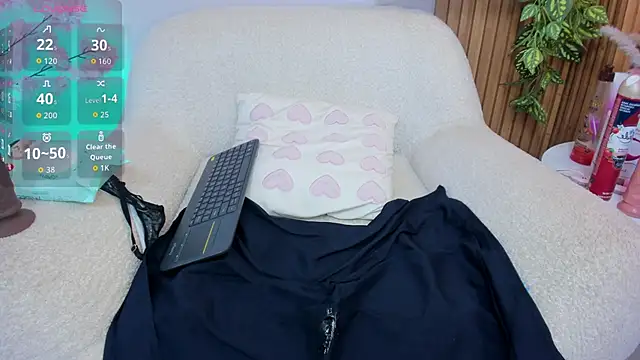 dara petite online show from 10.12.25