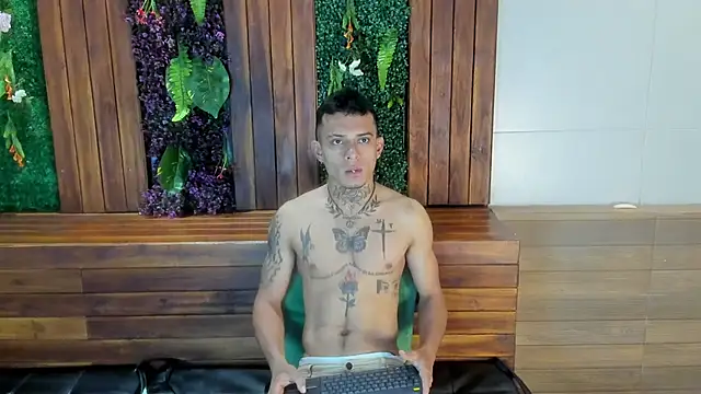 Snapshot of MrJustin_ chatting on 09.15.25 MrJustin  online show from 09.15.25