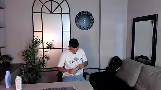 Snapshot of MrJustin_ chatting on 10.10.25 MrJustin  online show from 10.10.25