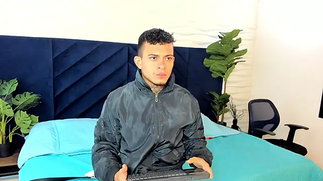 Snapshot of MrJustin_ chatting on 10.23.25 MrJustin  online show from 10.23.25