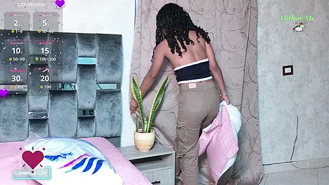 Snapshot of Luna_sophya chatting on 10.14.25 Luna sophya online show from 10.14.25