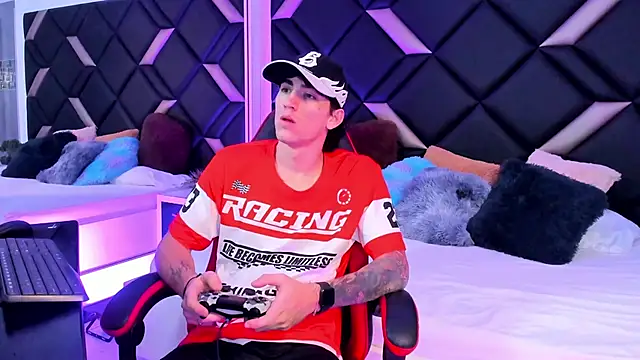 Handsomeboyss19 online show from 10.18.25