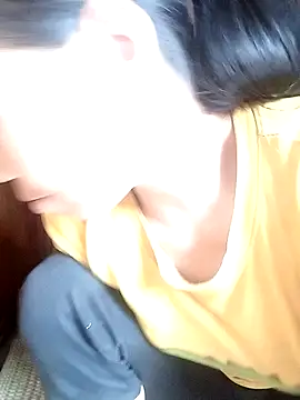 Snapshot of hera-00 chatting on 10.13.25 hera-00 online show from 10.13.25