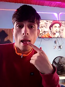 Snapshot of matiatr1112 chatting on 10.28.25 matiatr1112 online show from 10.28.25