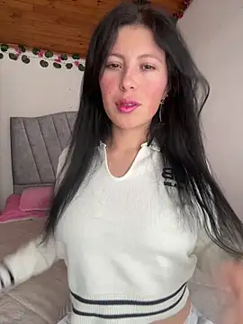 Mia salinass online show from 09.17.25