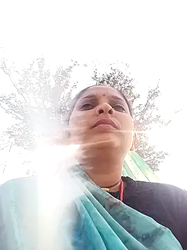 Snapshot of Hot_mamta55 chatting on 11.29.25 Hot mamta55 online show from 11.29.25