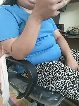 Snapshot of payal_261072_ chatting on 10.26.25 payal 261072  online show from 10.26.25