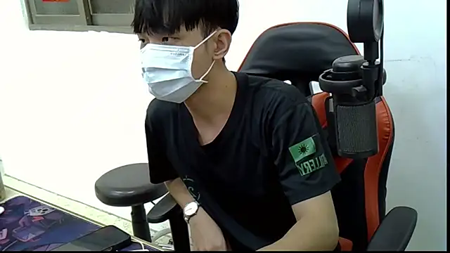 zhu000000 online show from 10.15.25