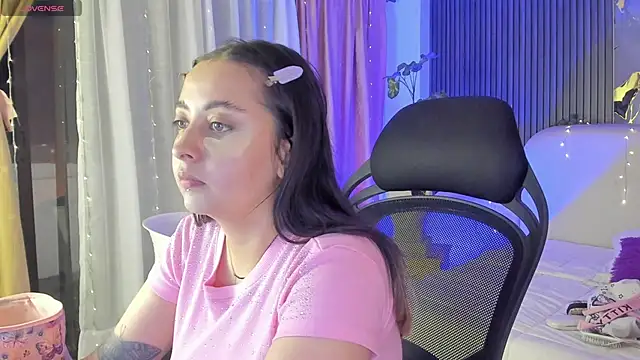 Snapshot of SarahCastro1_ chatting on 06.21.26 SarahCastro1 online show from 06.21.26
