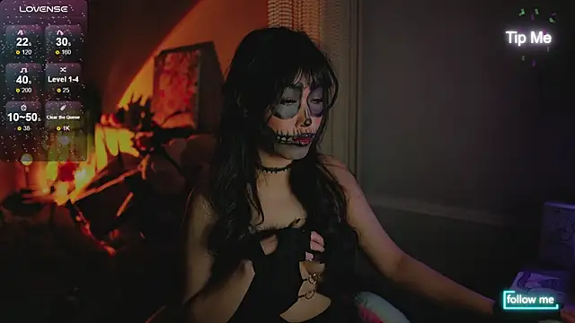 Kami Lee XO online show from 10.31.25