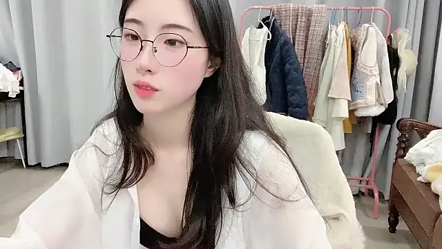 Freya7777 online show from 11.25.25