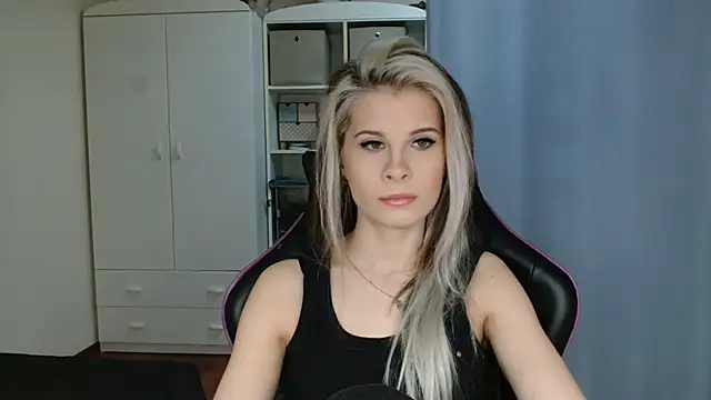 KristineGlow online show from 04.22.26