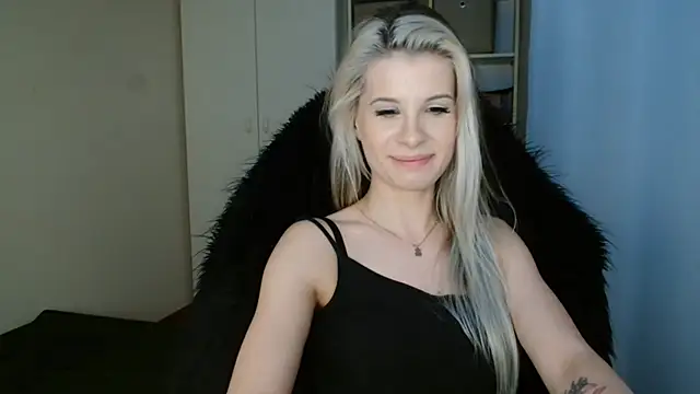 KristineGlow online show from 06.19.26